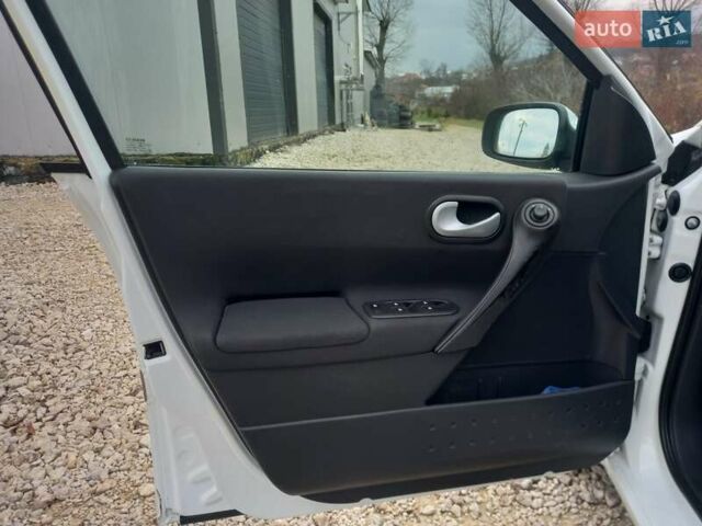 Білий Рено Меган, об'ємом двигуна 1.6 л та пробігом 201 тис. км за 5199 $, фото 30 на Automoto.ua