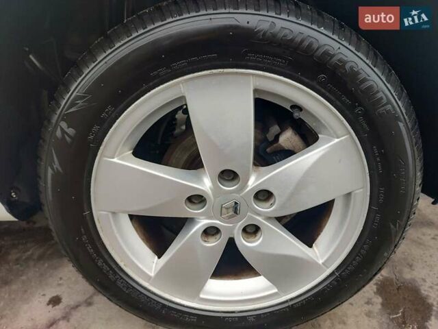 Белый Рено Меган, объемом двигателя 1.5 л и пробегом 267 тыс. км за 7000 $, фото 33 на Automoto.ua
