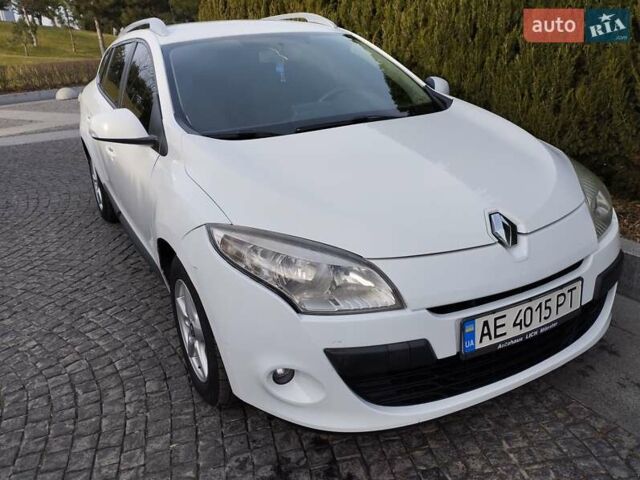 Білий Рено Меган, об'ємом двигуна 1.6 л та пробігом 227 тис. км за 6500 $, фото 10 на Automoto.ua