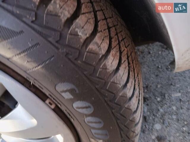 Білий Рено Меган, об'ємом двигуна 1.6 л та пробігом 201 тис. км за 5299 $, фото 16 на Automoto.ua