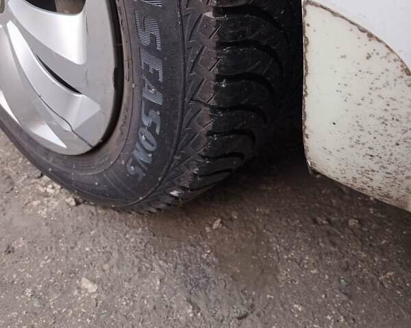 Білий Рено Меган, об'ємом двигуна 1.6 л та пробігом 201 тис. км за 5199 $, фото 100 на Automoto.ua