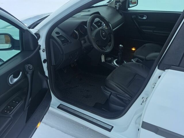 Белый Рено Меган, объемом двигателя 1.5 л и пробегом 344 тыс. км за 5000 $, фото 6 на Automoto.ua