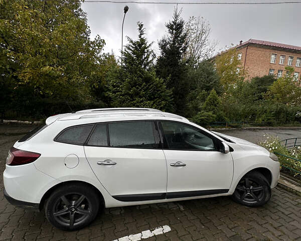 Белый Рено Меган, объемом двигателя 1.9 л и пробегом 360 тыс. км за 6900 $, фото 5 на Automoto.ua