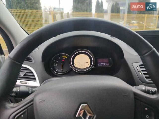 Белый Рено Меган, объемом двигателя 1.5 л и пробегом 267 тыс. км за 7000 $, фото 26 на Automoto.ua