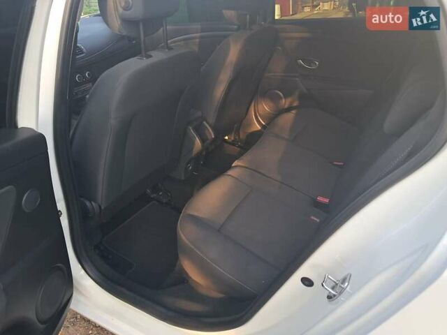 Білий Рено Меган, об'ємом двигуна 1.5 л та пробігом 205 тис. км за 7100 $, фото 4 на Automoto.ua