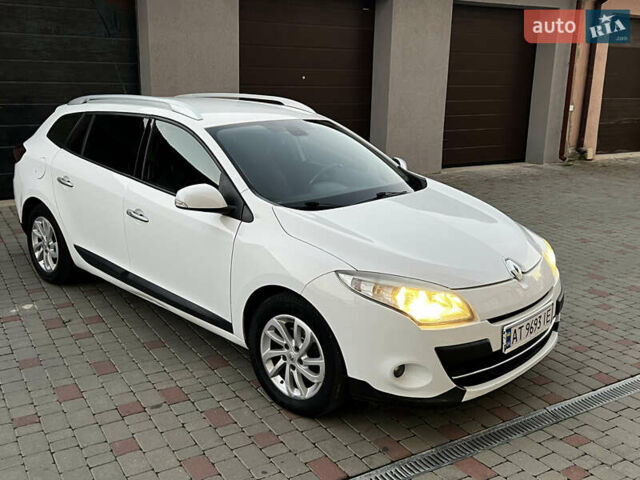 Белый Рено Меган, объемом двигателя 2 л и пробегом 290 тыс. км за 5950 $, фото 1 на Automoto.ua