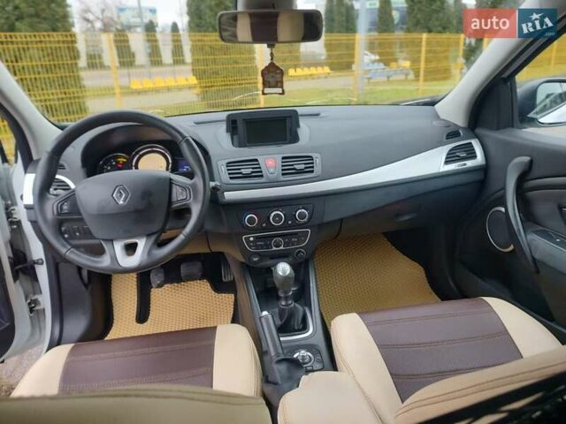 Белый Рено Меган, объемом двигателя 1.5 л и пробегом 267 тыс. км за 7000 $, фото 19 на Automoto.ua