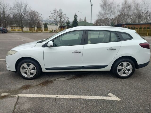 Белый Рено Меган, объемом двигателя 1.5 л и пробегом 267 тыс. км за 7052 $, фото 6 на Automoto.ua