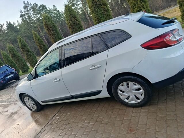 Белый Рено Меган, объемом двигателя 1.5 л и пробегом 205 тыс. км за 6999 $, фото 3 на Automoto.ua