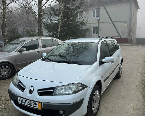 Белый Рено Меган, объемом двигателя 1.6 л и пробегом 145 тыс. км за 5500 $, фото 1 на Automoto.ua