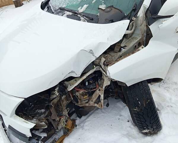 Білий Рено Меган, об'ємом двигуна 1.46 л та пробігом 350 тис. км за 4000 $, фото 1 на Automoto.ua