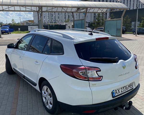 Рено Меган 2009 у Києві на Automoto.ua Білий Рено Меган, об'ємом двигуна 1.6 л та пробігом 242 тис. км за 6900 $, фото 5 на Automoto.ua