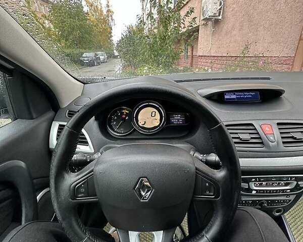 Белый Рено Меган, объемом двигателя 1.9 л и пробегом 360 тыс. км за 6300 $, фото 12 на Automoto.ua