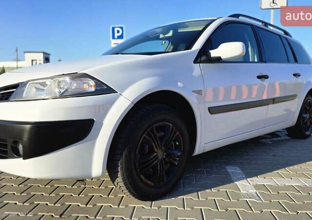 Білий Рено Меган, об'ємом двигуна 1.6 л та пробігом 250 тис. км за 5390 $, фото 5 на Automoto.ua
