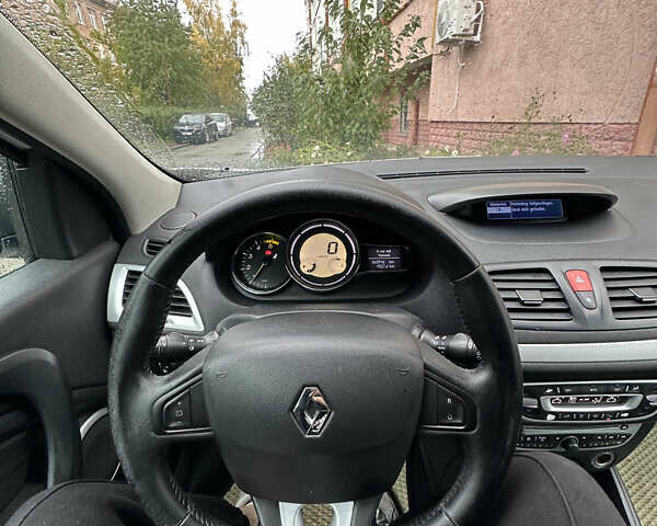 Белый Рено Меган, объемом двигателя 1.9 л и пробегом 360 тыс. км за 6900 $, фото 3 на Automoto.ua