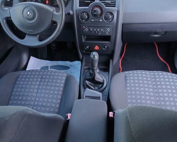 Білий Рено Меган, об'ємом двигуна 1.6 л та пробігом 201 тис. км за 5299 $, фото 33 на Automoto.ua