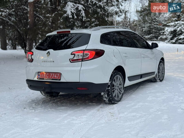 Белый Рено Меган, объемом двигателя 1.6 л и пробегом 225 тыс. км за 7600 $, фото 3 на Automoto.ua