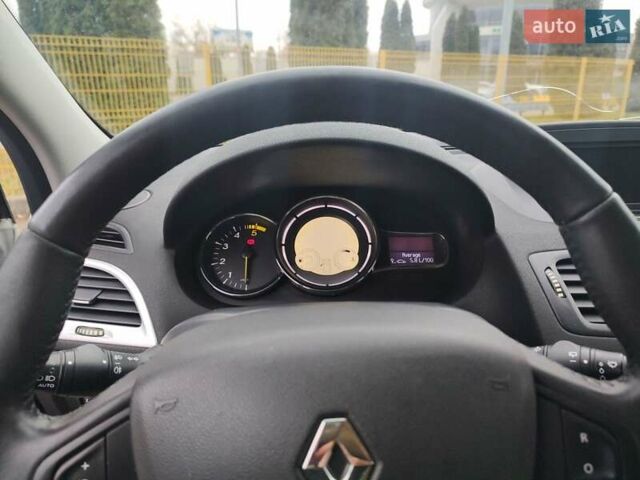 Белый Рено Меган, объемом двигателя 1.5 л и пробегом 267 тыс. км за 7000 $, фото 27 на Automoto.ua