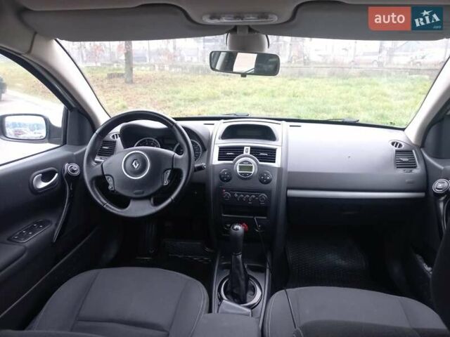 Белый Рено Меган, объемом двигателя 1.6 л и пробегом 247 тыс. км за 5100 $, фото 19 на Automoto.ua
