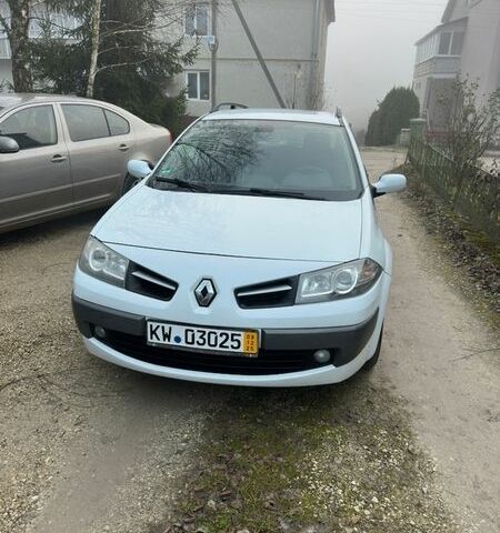 Белый Рено Меган, объемом двигателя 1.6 л и пробегом 145 тыс. км за 5300 $, фото 2 на Automoto.ua