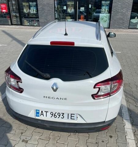 Белый Рено Меган, объемом двигателя 2 л и пробегом 296 тыс. км за 7000 $, фото 4 на Automoto.ua