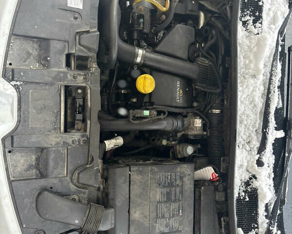 Белый Рено Меган, объемом двигателя 1.46 л и пробегом 276 тыс. км за 6200 $, фото 1 на Automoto.ua