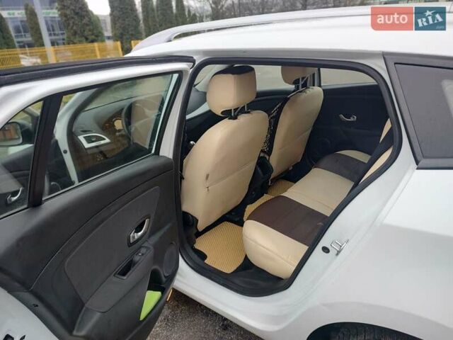 Белый Рено Меган, объемом двигателя 1.5 л и пробегом 267 тыс. км за 7000 $, фото 17 на Automoto.ua