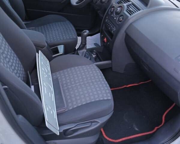 Білий Рено Меган, об'ємом двигуна 1.6 л та пробігом 201 тис. км за 5199 $, фото 83 на Automoto.ua