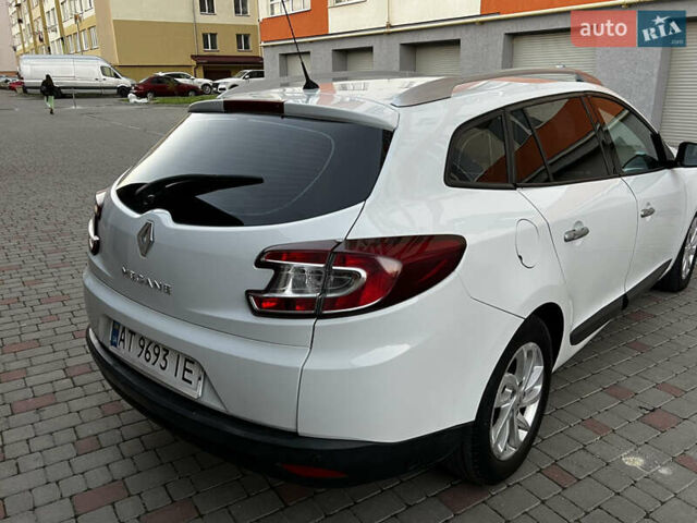 Белый Рено Меган, объемом двигателя 2 л и пробегом 290 тыс. км за 5950 $, фото 17 на Automoto.ua