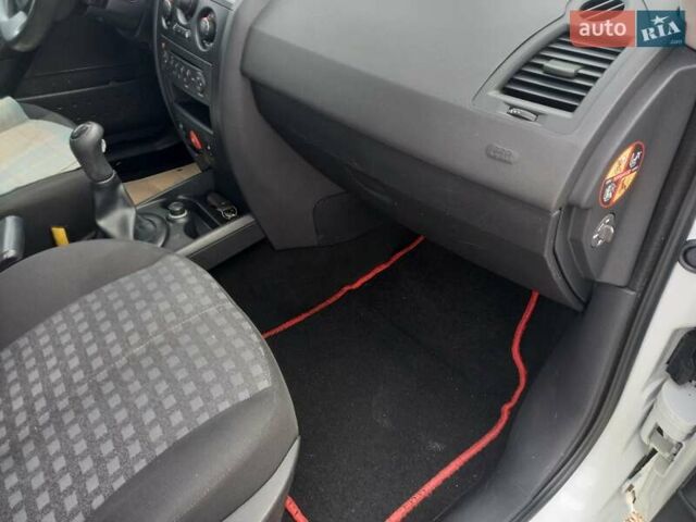 Білий Рено Меган, об'ємом двигуна 1.6 л та пробігом 201 тис. км за 5199 $, фото 35 на Automoto.ua