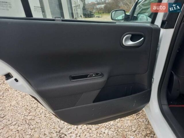 Білий Рено Меган, об'ємом двигуна 1.6 л та пробігом 201 тис. км за 5199 $, фото 31 на Automoto.ua