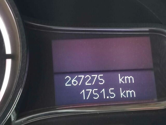 Белый Рено Меган, объемом двигателя 1.5 л и пробегом 267 тыс. км за 7052 $, фото 20 на Automoto.ua