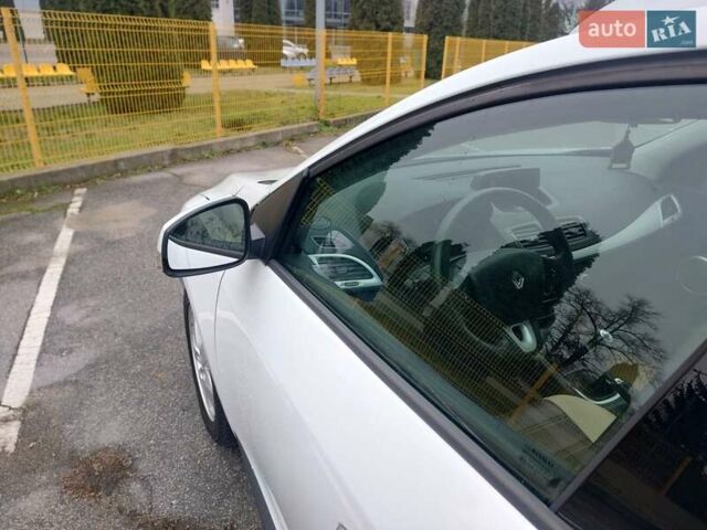 Белый Рено Меган, объемом двигателя 1.5 л и пробегом 267 тыс. км за 7000 $, фото 7 на Automoto.ua