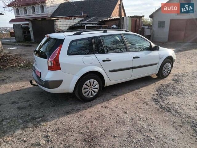 Білий Рено Меган, об'ємом двигуна 1.6 л та пробігом 201 тис. км за 5299 $, фото 3 на Automoto.ua