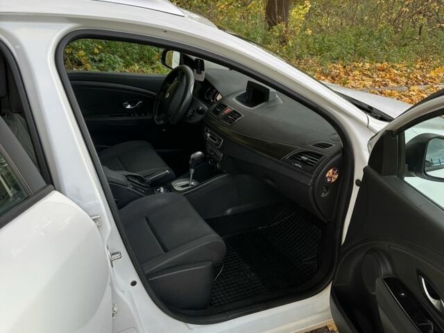 Білий Рено Меган, об'ємом двигуна 1.5 л та пробігом 257 тис. км за 5250 $, фото 15 на Automoto.ua