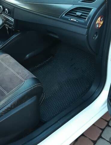 Белый Рено Меган, объемом двигателя 1.5 л и пробегом 197 тыс. км за 7400 $, фото 11 на Automoto.ua