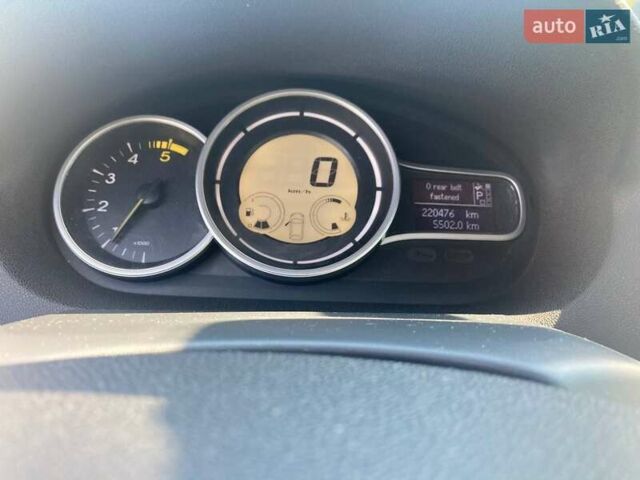 Білий Рено Меган, об'ємом двигуна 1.45 л та пробігом 220 тис. км за 7000 $, фото 6 на Automoto.ua