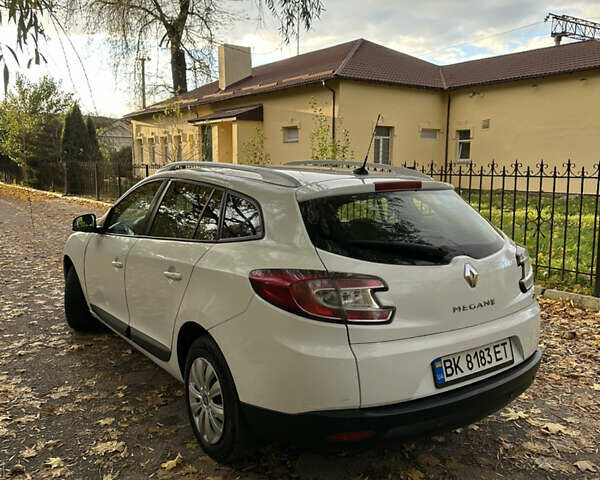 Белый Рено Меган, объемом двигателя 1.5 л и пробегом 257 тыс. км за 5250 $, фото 4 на Automoto.ua