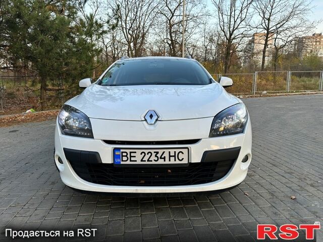 Белый Рено Меган, объемом двигателя 1.5 л и пробегом 240 тыс. км за 7499 $, фото 3 на Automoto.ua