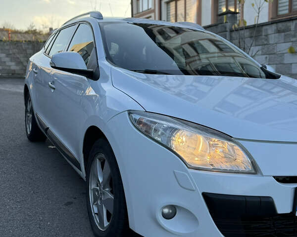 Белый Рено Меган, объемом двигателя 1.46 л и пробегом 298 тыс. км за 6200 $, фото 32 на Automoto.ua