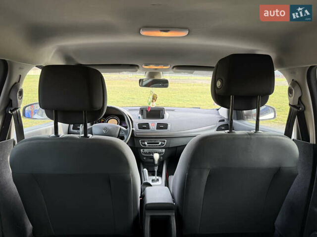 Белый Рено Меган, объемом двигателя 1.46 л и пробегом 299 тыс. км за 6200 $, фото 46 на Automoto.ua