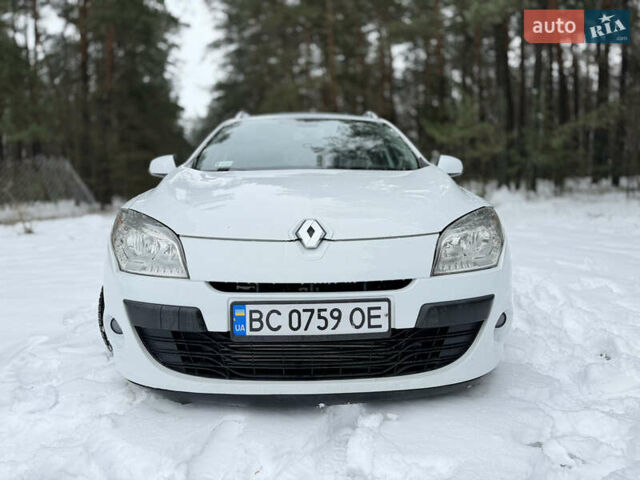 Белый Рено Меган, объемом двигателя 1.87 л и пробегом 302 тыс. км за 6300 $, фото 1 на Automoto.ua