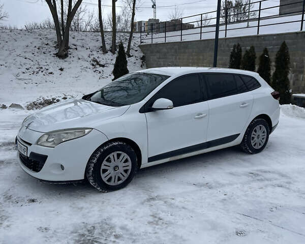 Белый Рено Меган, объемом двигателя 1.46 л и пробегом 289 тыс. км за 5999 $, фото 6 на Automoto.ua