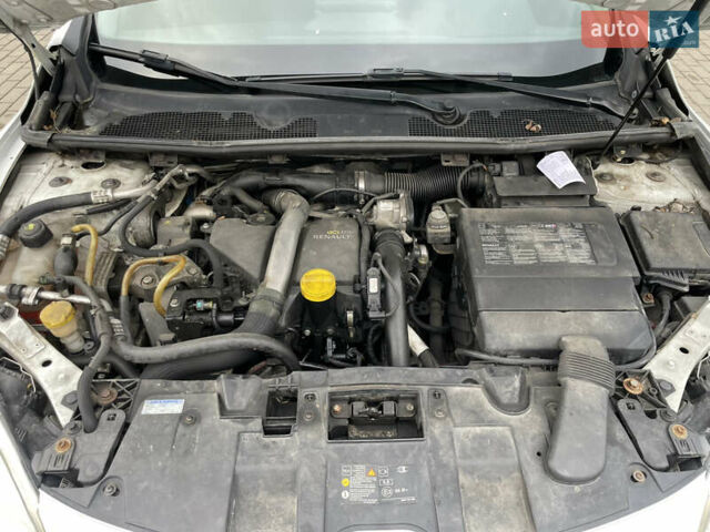 Белый Рено Меган, объемом двигателя 1.46 л и пробегом 264 тыс. км за 6500 $, фото 12 на Automoto.ua