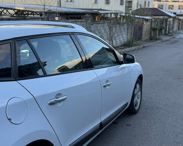 Белый Рено Меган, объемом двигателя 1.46 л и пробегом 298 тыс. км за 6200 $, фото 29 на Automoto.ua