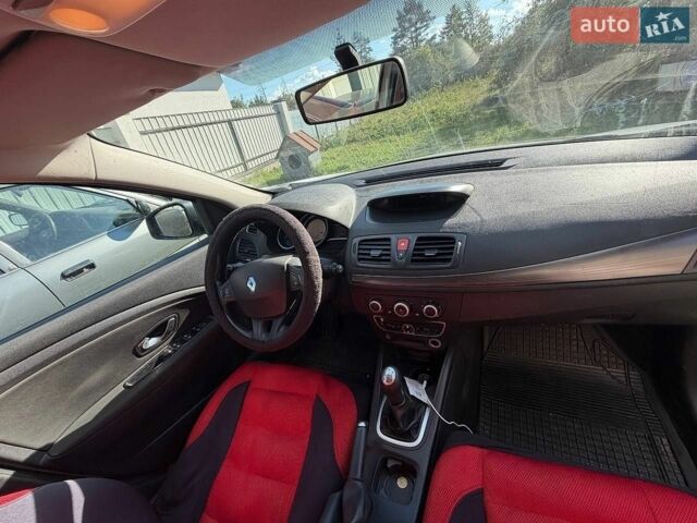 Білий Рено Меган, об'ємом двигуна 1.46 л та пробігом 288 тис. км за 4800 $, фото 8 на Automoto.ua