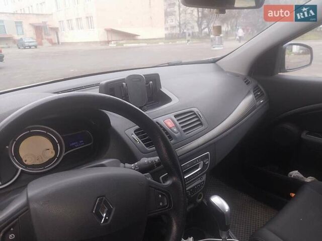 Білий Рено Меган, об'ємом двигуна 1.46 л та пробігом 270 тис. км за 7000 $, фото 4 на Automoto.ua