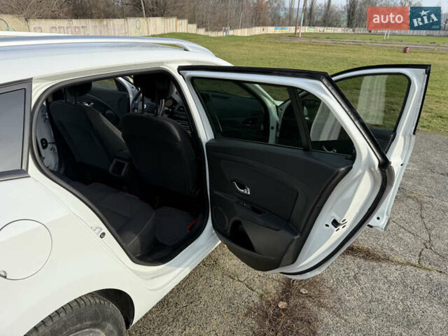 Белый Рено Меган, объемом двигателя 1.46 л и пробегом 299 тыс. км за 6200 $, фото 41 на Automoto.ua