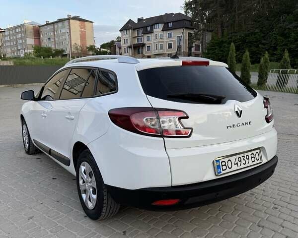 Белый Рено Меган, объемом двигателя 1.46 л и пробегом 316 тыс. км за 6500 $, фото 11 на Automoto.ua