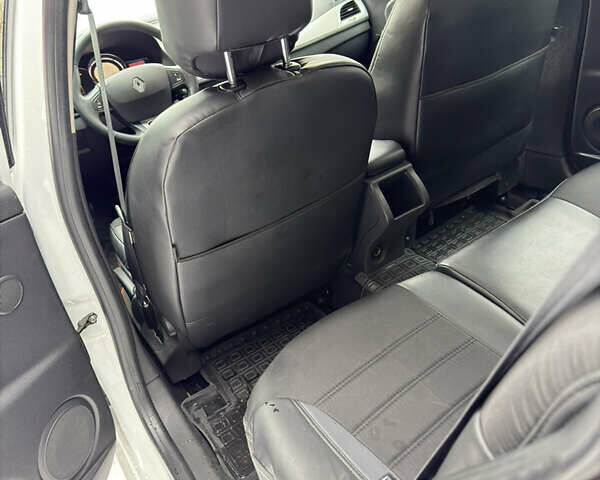 Белый Рено Меган, объемом двигателя 1.87 л и пробегом 302 тыс. км за 6300 $, фото 19 на Automoto.ua